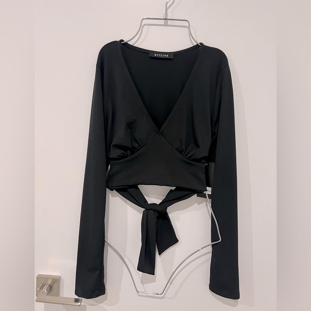 NEW Forever21 Stylive black crop top with cute tie back bow